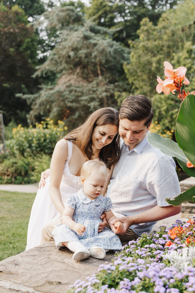 Summer Family Photos at Alexander Muir Memorial Gardens 18 Quiet family moment captured during family photos at Alexander Muir Memorial Gardens