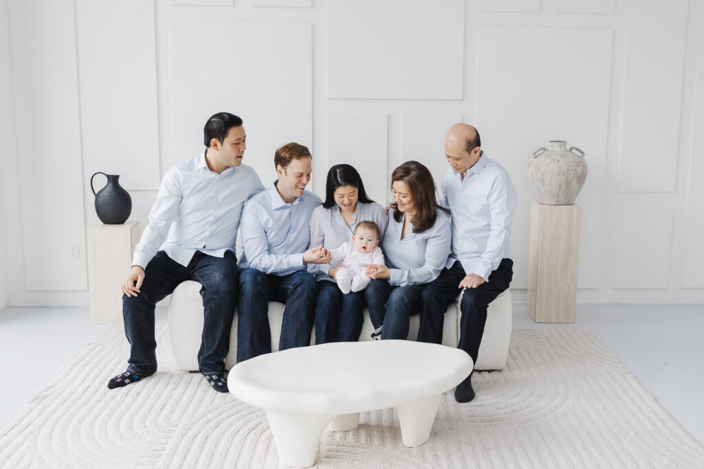 Extended family photos at Toronto Studio