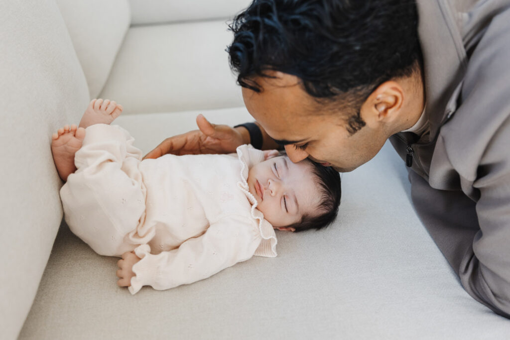 newborn session downtown toronto condo 29