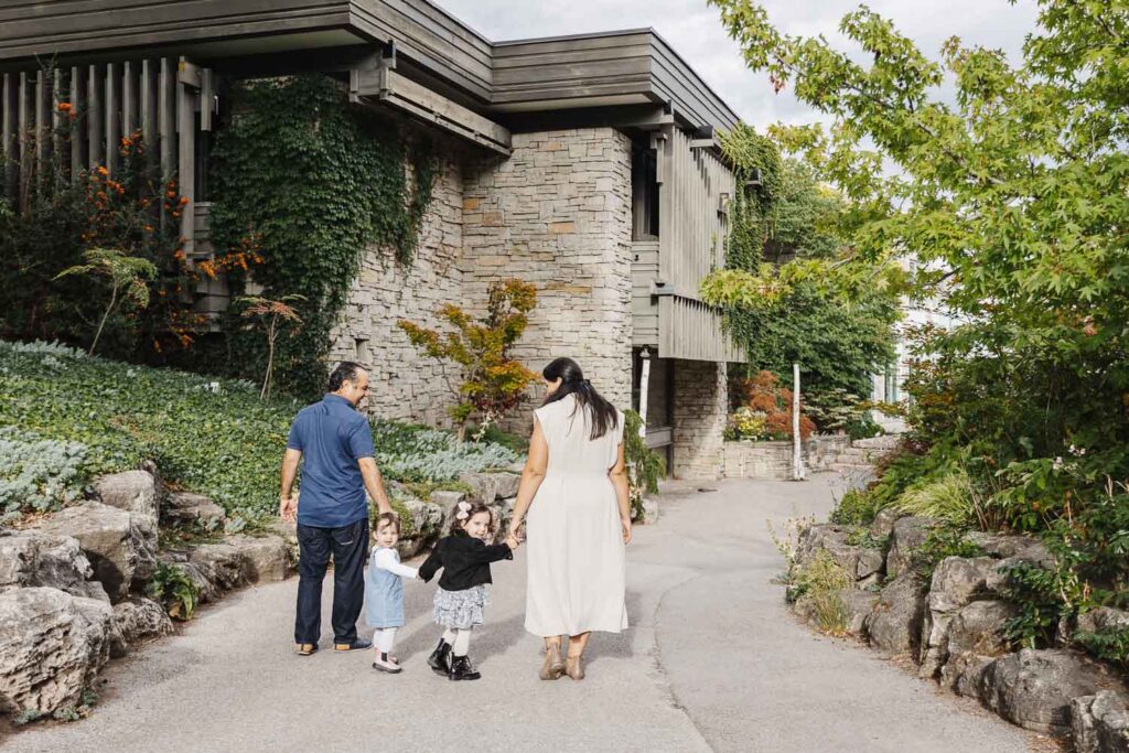 Sunset family portraits at Edwards Gardens